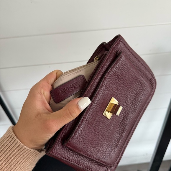 Michael Kors Pebbled leather Burgundy Chain Strap flap Bag - Picture 6 of 7